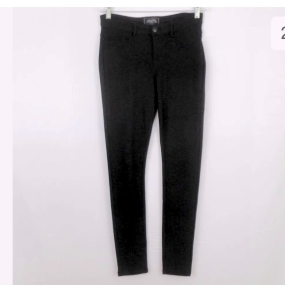 ONE 5 ONE Black Fancy Back Pocket Stretchy Skinny Pants NWOT - Picture 2 of 9